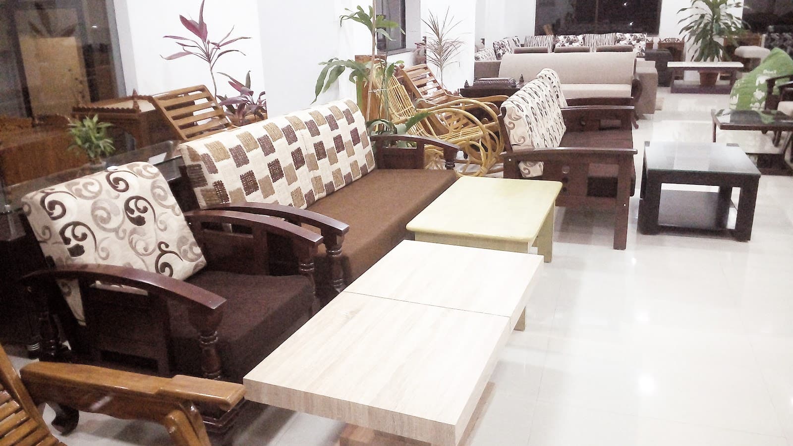 Solid Wood 3-Seater Sofa & Center Table
